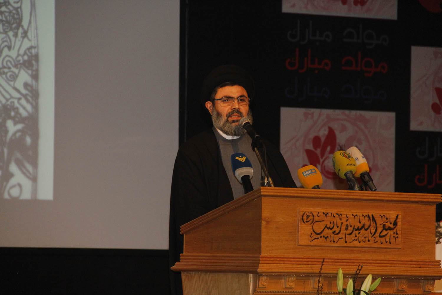 الهيئات النسائية تقيم حفل (العباءة الزينبية)